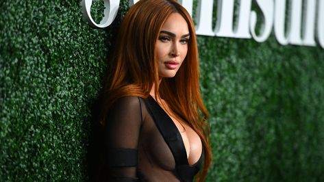 Casting aside recent rumors of a split, actress Megan Fox and her fiance, rapper Machine Gun Kelly, graced the Sports Illustrated Swimsuit Issue release party