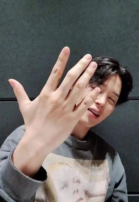 Jimins Hands, Jimin's Hand, Jimin Husband Material, Jimin Hands, Jimins Hand, Jimin's Hands, Jimin Airport Fashion, Jimin Weverse Live, Jimin Funny Face