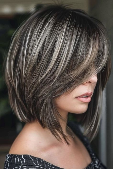 Shoulder Length Layered Hair, Rambut Brunette, Layered Hair With Bangs, Layered Haircuts For Medium Hair, Blending Gray Hair, Gray Hair Highlights, Low Lights Hair, Haircuts For Medium Hair, Light Hair