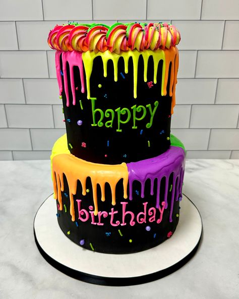 👩‍🎤 That neon drip ⚡️ #dripcake #kupcakekitchen #wantcake #dripcakes #drippingcake #drippingcakes #dripcakechocolate #dripcakelove #dripcakeideas #cakeinspiration #birthdaycakeideas #birthdayideas #birthdaypartyideas #birthdayinspiration #neoncake #neonbirthday #customcakes #cakeforhim #cakeforher #cakeforwomen #cakeforman #santaclarita #santaclaritavalley #scv #scvcakes #scvfoodies #scvsmallbusiness #santaclaritafoodies Cool Birthday Cakes For Women, Drip Birthday Cake, Neon Birthday Cakes, Neon Cake, Glow Cake, Baddie Bedroom, Neon Cakes, Slumber Party Birthday, Glow In Dark Party