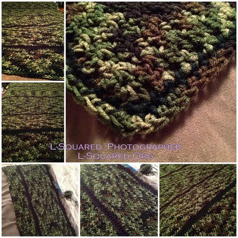 6 photos of the forest camouflage blanket in progress and finished. The camo-colored stitching is divided into long narrow sections which are bordered by rows of black stitching. Camo Afghan Crochet Pattern, Camo Crochet Blanket, Camo Yarn, Camo Blanket, Crochet Deer, Crochet Baby Boy, Gift Crochet, Camo Baby Stuff, Needle Crafts