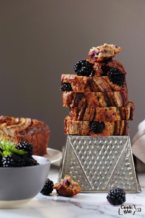 Blackberry Banana Bread Recipe - Cook.me Recipes Blackberry Smoothie, Quick Bread Recipes Easy, Blackberry Crumble, Blackberry Cake, Blackberry Recipes, Moist Banana Bread, Vegan Banana Bread, Vegan Banana, Banana Bread Recipe