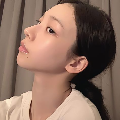 S Line Nose Ulzzang, Karina Before And After Surgery, Karina Aespa Side Profile, Karina Face Shape, Karina Without Makeup, Karina No Makeup, Karina Bare Face, Karina Face, Karina Makeup