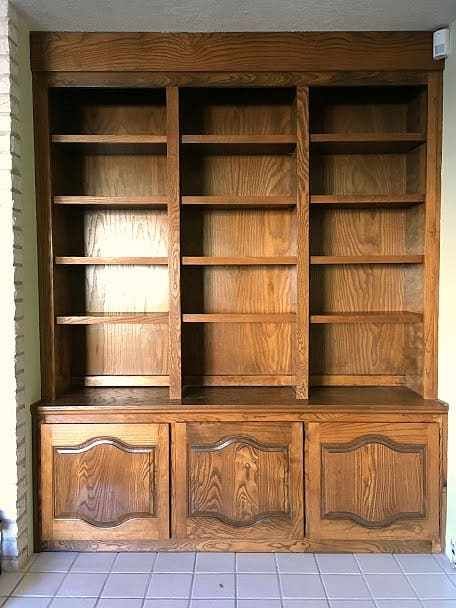 Painting Inside Bookshelves Built Ins, Transform Built In Shelves, Built In Shelves Living Room Makeover, Brown Built In Bookshelves, Bookcases In Kitchen, Oak Built Ins Makeover, Painted Oak Built Ins, Old Built In Bookshelves, Built In Bookcase Dining Room