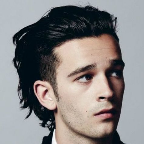 Mens Haircut Shaved Sides, Boyfriend Haircut, Long Hair Shaved Sides, Trending Hairstyles For Men, Best Long Haircuts, Male Haircuts Curly, Shaved Side Hairstyles, Matt Healy, Pompadour Hairstyle