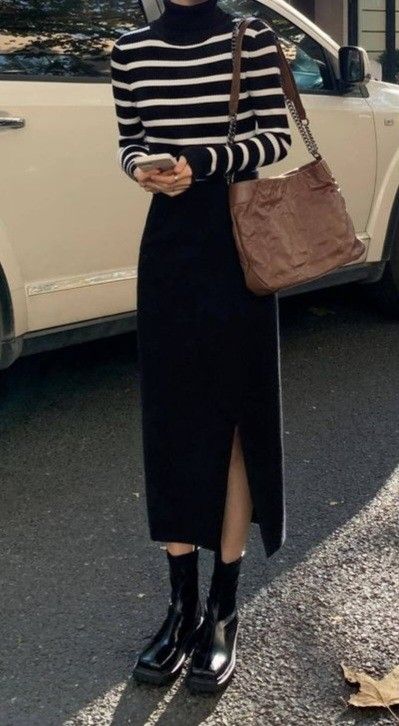 Cute Winter Outfits Classy, Business Casual Long Black Skirt, Professional Long Skirts Work Outfits, Long Black Tube Skirt Outfit, Outfit Ideas For Skirt, Work Outfits Long Skirt, Mid Thigh Skirts, Midi With Boots, Long Skirts Fall Outfits