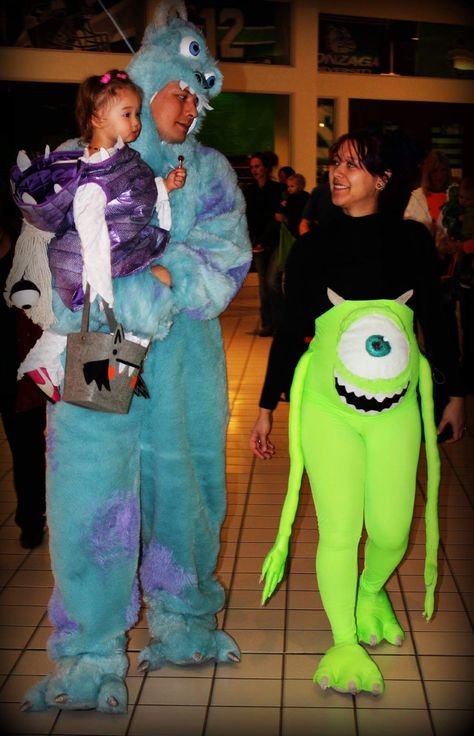 Monster Ag Kostüm, Monsters Inc Costumes, Costumes Pregnant, Stars Costume, Sun Costume, Monsters Inc Halloween, Family Themed Halloween Costumes, Popcorn Bag, Pregnancy Costumes