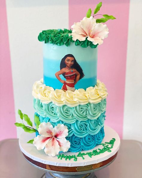 15 Beautiful Moana Birthday Cake Ideas (This is a Must for the Party) Moana Cake Ideas, Moana Birthday Cake Ideas, Moana Cake Design, Moana Birthday Party Cake, Moana Birthday Cake, Moana Birthday Party Theme, Moana Cake, Whiskey Cake, Moana Themed Party