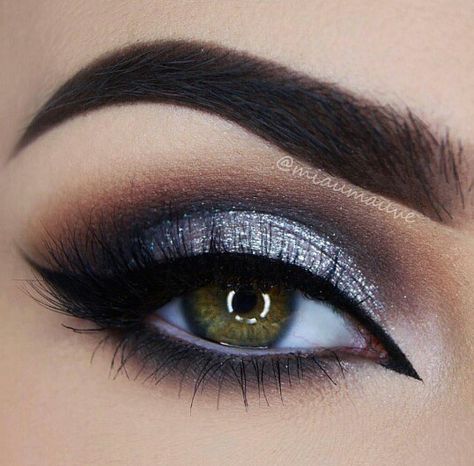 Nye Eye Makeup, Glittery Smokey Eye, Silver Smokey Eye, Silver Eye Makeup, Smokey Makeup, Silver Makeup, Smokey Eye For Brown Eyes, Formal Makeup, Makijaż Smokey Eye