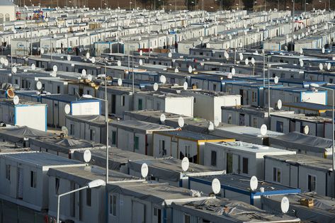 Relief Architecture, Syrian Refugee Camps, Refugee Camps, Camp House, Eco Friendly Building, Community Volunteering, Camping Organization, Japanese Architect, Refugee Camp