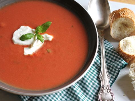 La Madeleine's Tomato-Basil Soup | Food.com La Madeleine Tomato Basil Soup, Soups Tomato, Leek Dip, Tomato Basil Soup Recipe, Spinach Tortellini Soup, Roasted Tomato Basil Soup, Panang Curry, Canning Whole Tomatoes, Basil Soup