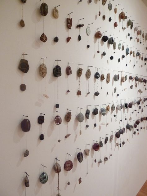 Photo Installation Ideas, Rock Collection Display, Exhibition Display, Rock Collection, Sculpture Installation, Land Art, Displaying Collections, Art Display, Art Plastique