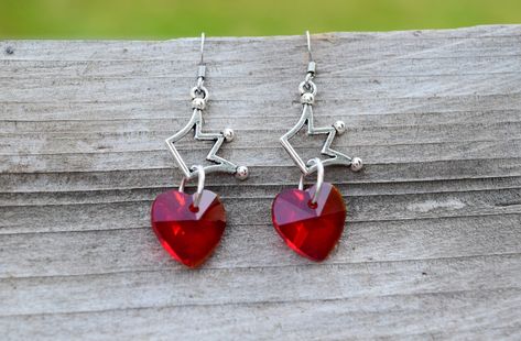 Evie Earrings, Red Heart Silver Crown Earrings, Queen of Hearts Costume Cosplay,  Descendants Fan Gift, Valentines's Day Earrings Descendants Jewelry, Descendants Dolls, Disney Descendants Dolls, Heart Costume, Queen Of Hearts Costume, Piercing Inspo, Glowing Necklace, Cosplay Jewelry, Crown Earrings