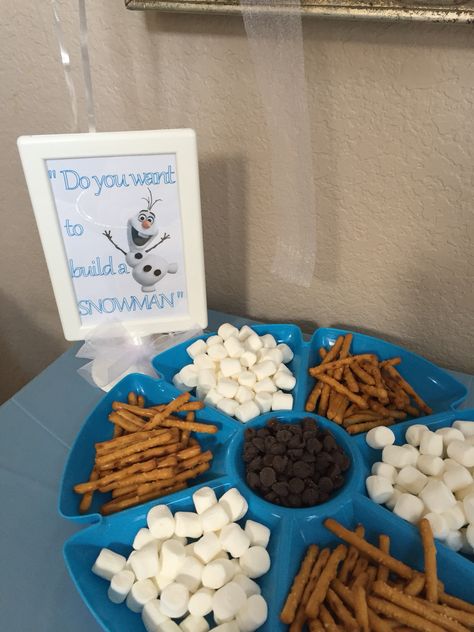 Elsa Food Ideas Disney Frozen Birthday, Frozen Themed Snacks For Kids, Frozen Themed Dinner Ideas, Marshmallow Olaf Build A Snowman, Do You Want To Build A Snowman Snack, Cheap Frozen Birthday Party, Elsa Birthday Food, Frozen Party Treats Ideas, Disney Frozen Themed Food