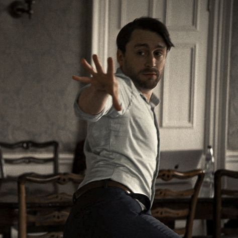 Succession Roman, Roman Roy, Kyle Gallner, Kieran Culkin, Tv, Quick Saves