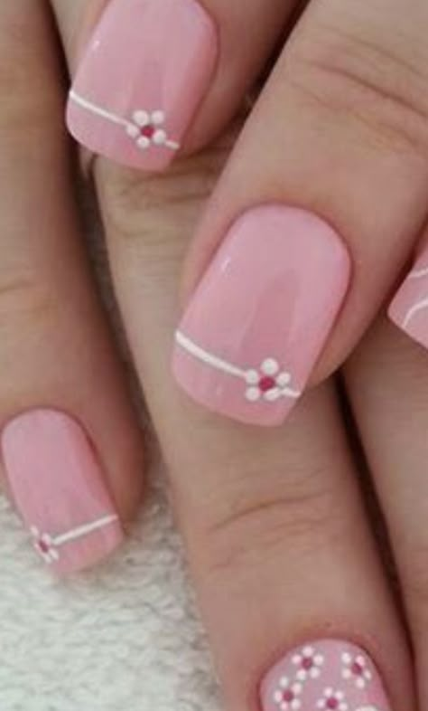 Late February Nails, Fun Spring Nails Design 2023, Spring Fingernail Ideas, Elegant Spring Nail Art, Fun Dip Nails Summer, Gel Nail French Tip, Fun Spring Nail Art, Floral Nail Designs Simple, Pastel Nails With Flowers