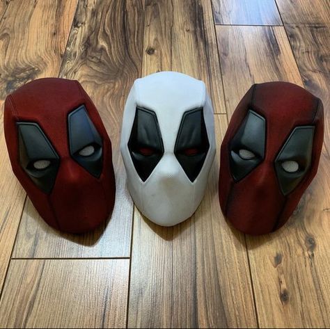 Ryan Reynolds Suit, Swag Poster, Villain Mask, Marvel Masks, Deadpool Pictures, Deadpool Mask, Character Statue, Style South Park, Red Mask