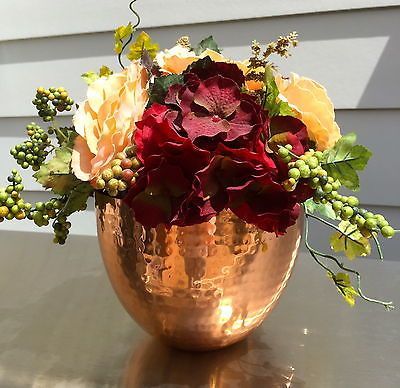 Found on Bing from www.pinterest.com Copper Vase With Flowers, Copper Bowl Decor, Teapot Flowers, Copper Vases, Non Floral Centerpieces, Coffee Table Decor Tray, Bronze Wedding, Red Vase, Wafer Paper Flowers