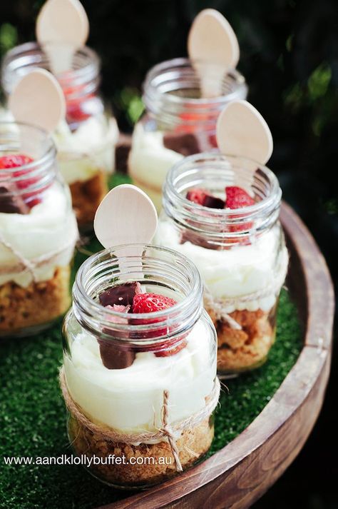 Woodland Brunch Food, Woodland Dessert Table Ideas, Fox Food Ideas, Woodland Brunch, Woodland Desserts, Woodland Dessert Table, Fruit Yogurt Parfait, Woodland Party Food, Woodland Baby Shower Cake