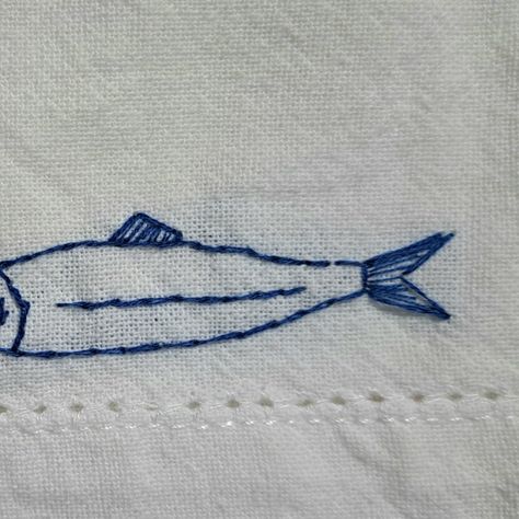 charlotte's fish; hanneke's finch; maria's howl star; francois's tomatoes; christine's sun Fish Hand Embroidery, Embroidery Fish, Jean Patchwork, Embroidered Fish, Fish Embroidery, Tinned Fish, Vintage Embroidery Transfers, Sea Style, 20s Style