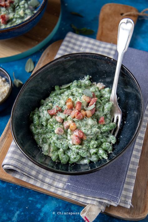 Spätzle di spinaci Spatzle Recipe, Tortellini, Gnocchi, Palak Paneer, Guacamole, Spinach, Food And Drink, Pasta, Ethnic Recipes