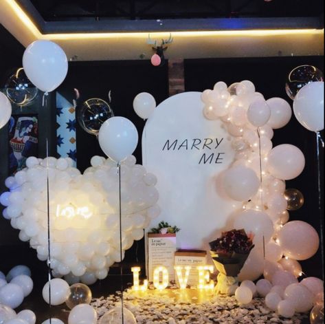 Marry Me Balloons, Balloon Flower Decorations, Dinner Party Decorations, Planning Business, Catering Business, Event Planning Business, Beach Birthday, Marriage Proposal, Balloon Flowers