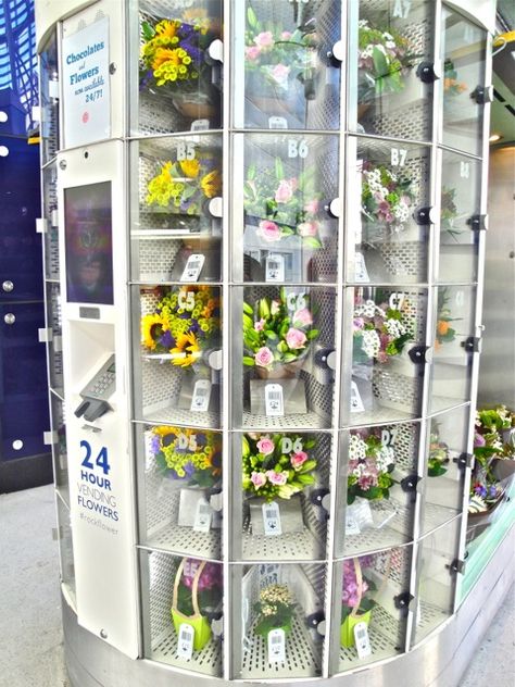 Located in Blackfriars tube station, our kiosk is part retail and part vending machine, making fresh flowers available 24/7. Flower Vending Machine, Flower Cooler, Costco Flowers, Vending Machine Design, Flower Shop Interiors, Flower Workshop, Vending Machine Business, Flower Shop Decor, Flower Shop Design