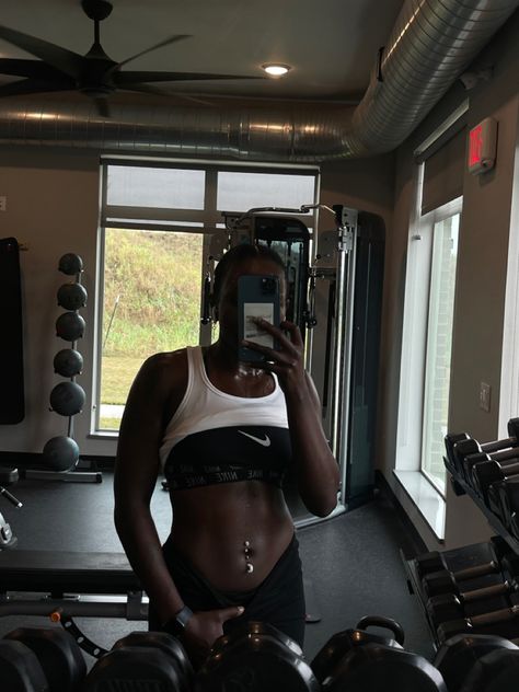 Gym Mirror Pics, Mirror Pics No Face, Gym Mirror, Gym Mirrors, Gym Inspo, Clean Aesthetic, Mirror Pics, No Face, Lookbook Outfits