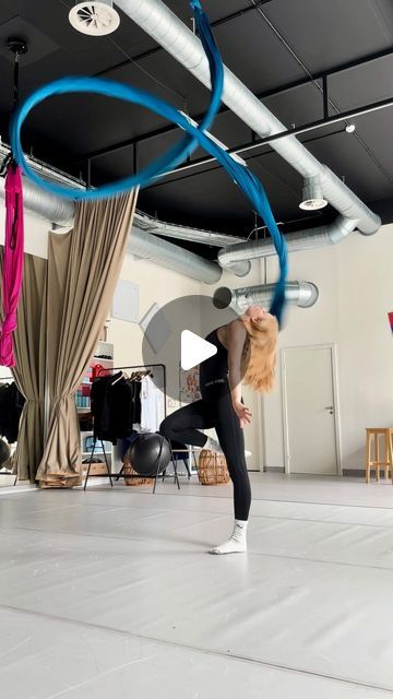 Hannah | Aerialist, Instructor & Performer on Instagram: "I just posted a tutorial of this beautiful floorwork on my Patreon 💖. Floor work in the silks look and feel incredible, and I’m obsessed with how magical aerial silks can be from the ground, when making it a part of your body 🧚‍♀️. I have therefore gathered all my best tips and tricks on how to dance with the silks in this tutorial 💖. 

If you also wish to learn the art of aerial dance as well as unique sequences in the silks, and get weekly tutorials, you can join my Patreon through the link in my bio 🫶🏼

And to all my fairies out there who’s already a member: I can’t wait to see you all have fun with these floor moves, and see your creativity come to life. Have fun & fly safe! 🧚‍♀️🌸

#aerialsilks #aerialtissue #aerialdance Aerial Silks Sequence, Floor Work, Fly Safe, How To Dance, Aerial Dance, Aerial Silks, Flexibility Workout, Have Fun, Tips And Tricks