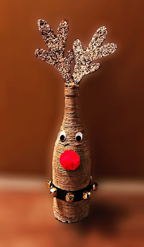 Wine Bottle Reindeer Diy, Twine Wine Bottles Diy, Wine Bottle Reindeer, Christmas Wine Bottles Diy, Reindeer Wine Bottle, Holiday Wine Bottle Crafts, Christmas Bottles, Santa Wine Bottle, Reindeer Diy