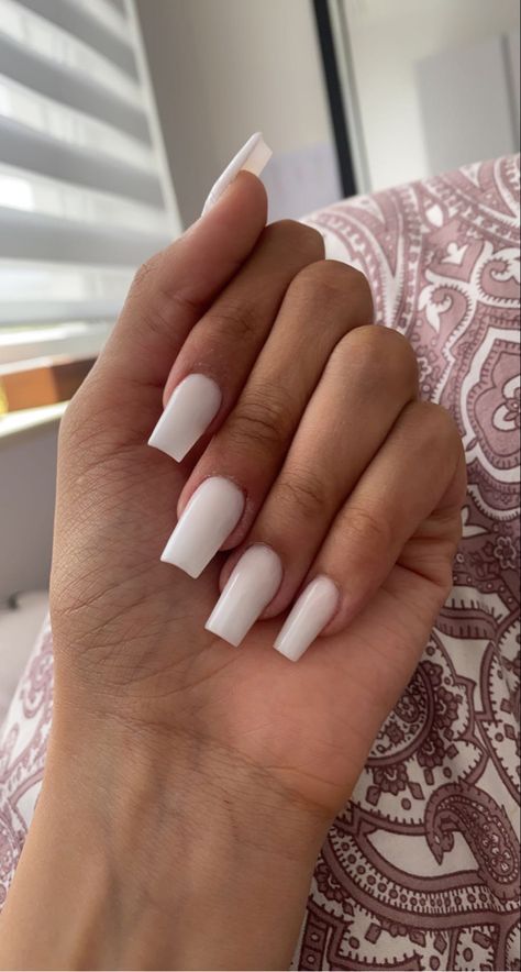 Milk White Square Nails, Sqared Nail, Plain White Acrylic Nails, Milly White Nails, Nails Weiss, Matt White Nails, Basic White Nails, Nails Schlicht, Square White Nails