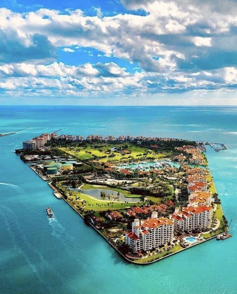 Fisher Island, Luxury Boat, Ulsan, Destination Voyage, Luxury Resort, Beautiful Islands, South Beach, Peta, Miami Beach