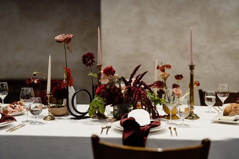 Moody Floral Arrangements, November Wedding Colors, Floral Tablescapes, Moody Tablescape, Moody Wedding Flowers, Stones Of The Yarra Valley, Luxury Wedding Flowers, Aisle Planner, Burgundy Bouquet