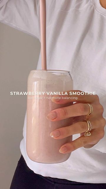 Jess Bippen, MS, RD on Instagram: "STRAWBERRY VANILLA SMOOTHIE // since blood sugar balance is the foundation for hormone health, creating a smoothie that’s rich in fiber, protein and healthy fats is key. INGREDIENT BENEFITS: — cauliflower (estrogen detoxification) — strawberries (vitamin C + antioxidants) — banana (B-vitamins + potassium) - TIP: opt for bananas that are more green. They are higher in resistant starch (a fiber that acts as a prebiotic for your gut) and lower in sugar. — flax (f Estrogen Detoxification, Strawberry Vanilla Smoothie, Blood Sugar Balance, Resistant Starch, Vanilla Smoothie, B Vitamins, Hormone Health, Fiber Rich, The Foundation