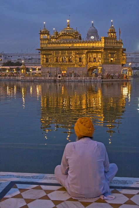 Punjab Culture, Golden Temple Wallpaper, Guru Nanak Wallpaper, Golden Temple Amritsar, Harmandir Sahib, Punjabi Culture, Baby Print Art, Guru Pics, Royalty Aesthetic