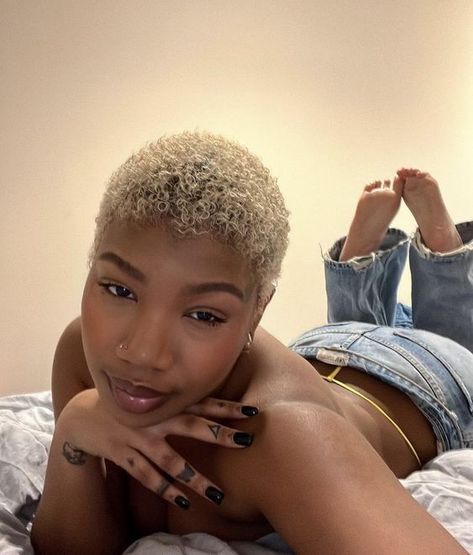 Rat Tail Haircut Women Black, Blonde Twa, Head Hairstyles, 2000s Photoshoot, Big Chop Natural Hair, Twa Styles, Short Dyed Hair, Buzz Cut Hairstyles, Short Natural Curly Hair