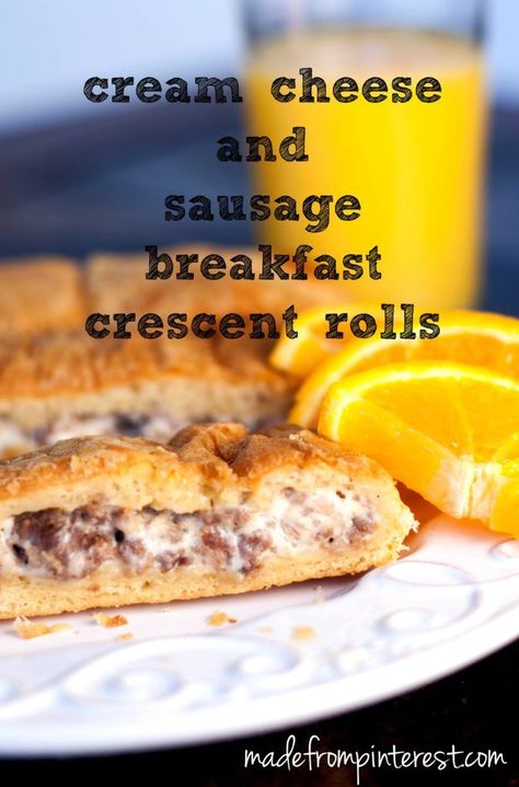 Sausage & Cream Cheese Breakfast Crescent Rolls - Thanksgiving Dinner Recipes Sides, Cream Cheese And Sausage, Sausage Cream Cheese Crescent Rolls, Burritos Vegetarian, Freeze Breakfast, Breakfast Quiche Recipe, Monster Muffins, Breakfast Crescent, Mini Breakfast Quiche