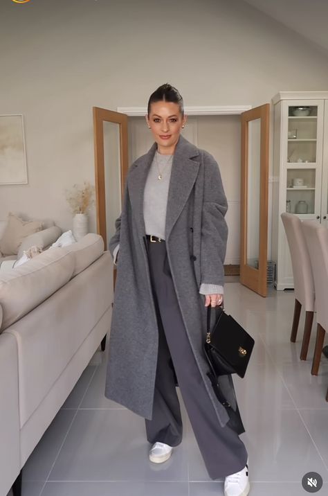 Winter Grey Outfit, Long Gray Jacket Outfit, Gray Pants Outfits Women, Grey Outfit Hijab, Dark Grey Pants Outfit, Gray Trousers Outfit, Trousers Outfit Winter, Uk Outfits, Grey Coat Outfit