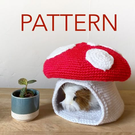 Guinea Pig Diy, Mushroom Crochet, Guinea Pig Accessories, Crochet Pet, Guinea Pig Bedding, Crochet Tree, Crochet Mushroom, Chinchillas, Fun Crochet Projects