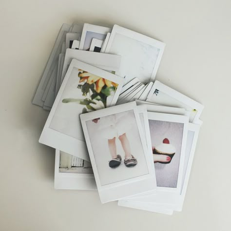 stack of polaroids Instax Ideas, Polaroid Ideas, Maxon Schreave, Polaroid Instax, 20th Century Women, Polaroid Photography, Polaroid Picture, Instax Camera, Instant Photography