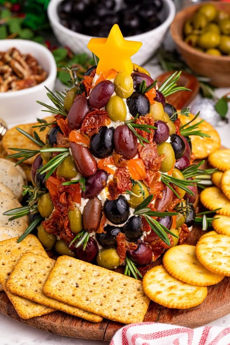 Antipasto Christmas Tree Cheese Ball - My Incredible Recipes Tree Cheese Ball, Christmas Tree Cheese Ball, Christmas Cheese Tree, Christmas Tree Appetizer, Tree Appetizer, Christmas Tree Cheese, Boursin Cheese Recipes, Cheese Tree, Holiday Meal Ideas