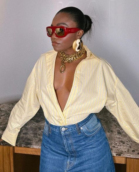 Chunky Necklace Outfit, Cool Girl Outfits, Chunky Chain Necklace, Necklace Outfit, That Dress, Chunky Chain Necklaces, Effortlessly Chic Outfits, Denim Day, Bubble Skirt