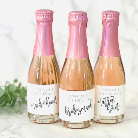 Pink Bridesmaid Proposal, Pairs Well With Being A Bridesmaid, Cricut Bridesmaid Gifts, Would You Be My Bridesmaid, Bridesmaid Proposal Champagne, Bridesmaid Proposal Brunch, Bridesmaid Proposal Wine, Bridesmaid Champagne Bottle, Simple Bridesmaid Proposal