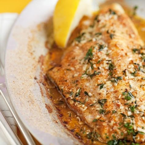 Broiled Catfish with Fresh Thyme, Garlic, and Lemon - This is a very quick dish, and is always best when made with #USCatfish! Broiled Fish Recipes, Baked Catfish, Plate Of Food, Catfish Recipes, Quick Dishes, Paleo Recipe, Baked Fish, Fresh Thyme, Homemade Food