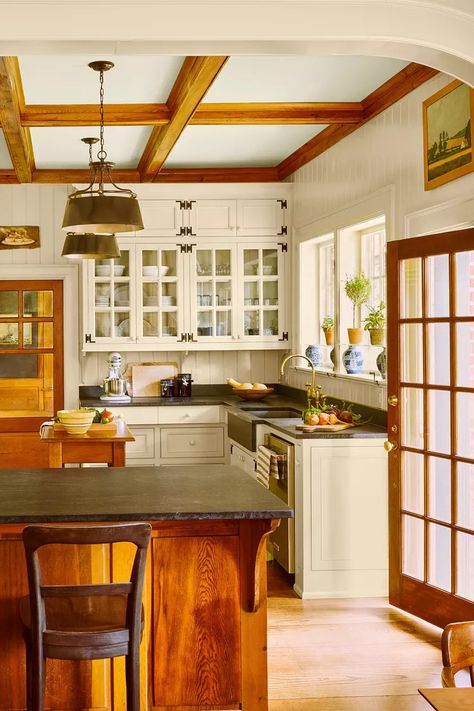 Erin Napier’s New Countryside Kitchen Was Inspired By "Downton Abbey" Whimsigothic Home Bedroom, Decorate Cubicle, Decorate Cubicle At Work, Whimsigothic Home, Countryside Kitchen, Erin Napier, Popular Kitchen Designs, Kitchen Design Styles, Decor Ideas Kitchen