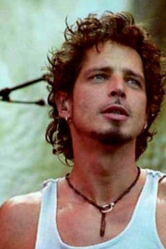 Chris Cornell Short Hair, Grunge Guys, Sun Garden, Dark Style, Chris Cornell, Dark Fashion, Hair Cut, Cool Bands, Mens Hairstyles