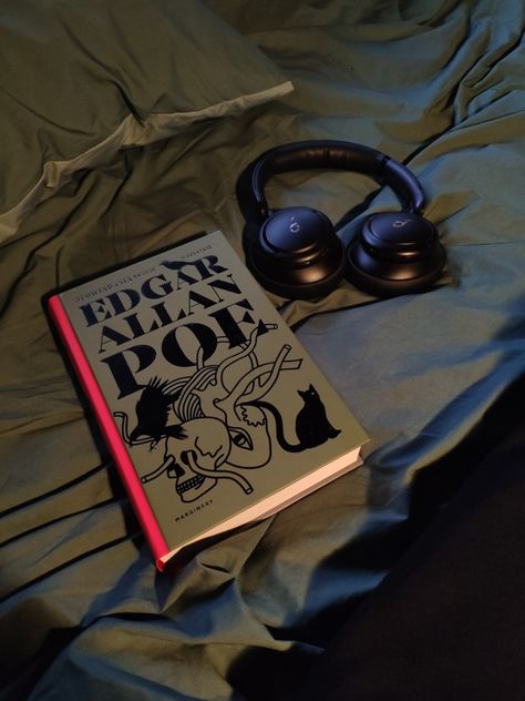 green sheets green red book black soundcore q30 headphones wireless edgar allan poe aesthetic evening bed dark 2023 fall summer Dark Academia Headphones, Soundcore Q30, Edgar Aesthetic, Book With Earphones Aesthetic, Green Black Aesthetic, Book And Earphone Aesthetic, Edgar Allan Poe Aesthetic, Headphone Book Aesthetic, Black And Green Aesthetic