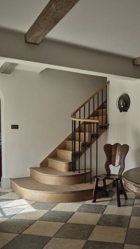 Bespoke Staircases, Blank Slate, Spanish House, Entry Hall, Staircase Design, Oak Floors, Bari, Home Interior, Home Projects