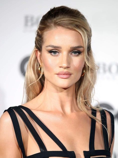 Rosie Huntington-Whiteley Wedding Hairstyles And Makeup, Rosie Huntington, Glamorous Makeup, Balayage Hair Blonde, Instagram Makeup, Huntington Whiteley, Rosie Huntington Whiteley, Wedding Hair And Makeup, Makeup Trends