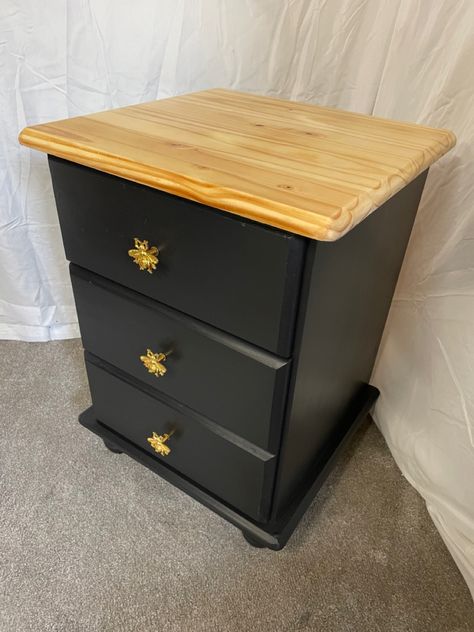 Frenchic Blackjack, Upcycle Bedside Table, Pine Bedside Table, Bedside Drawers, Upcycling Projects, Diy Upcycle, Upcycle Projects, Bedside Tables, Blackjack